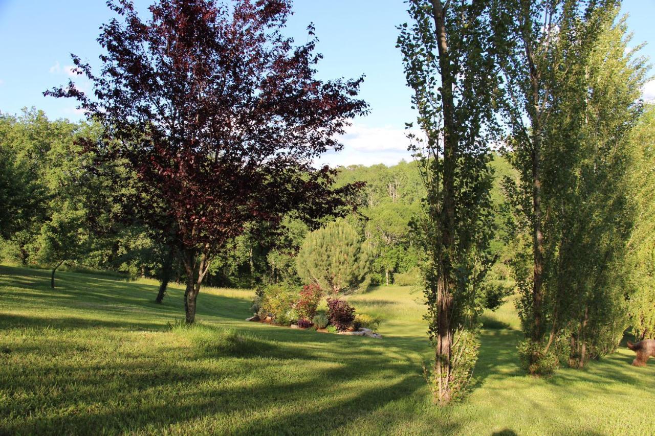 La Metairie Des Songes Bed & Breakfast Gourdon-en-quercy Exterior photo